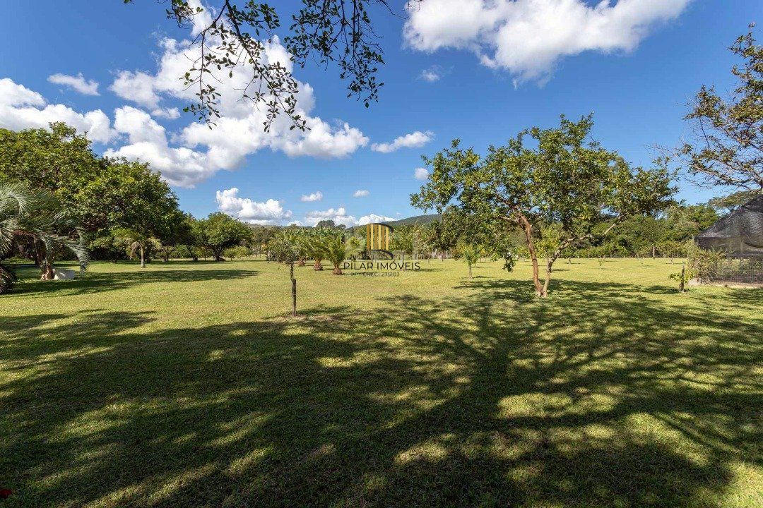Sítio para Venda - 393m², 3 dormitórios, 6 vagas - Belém Novo