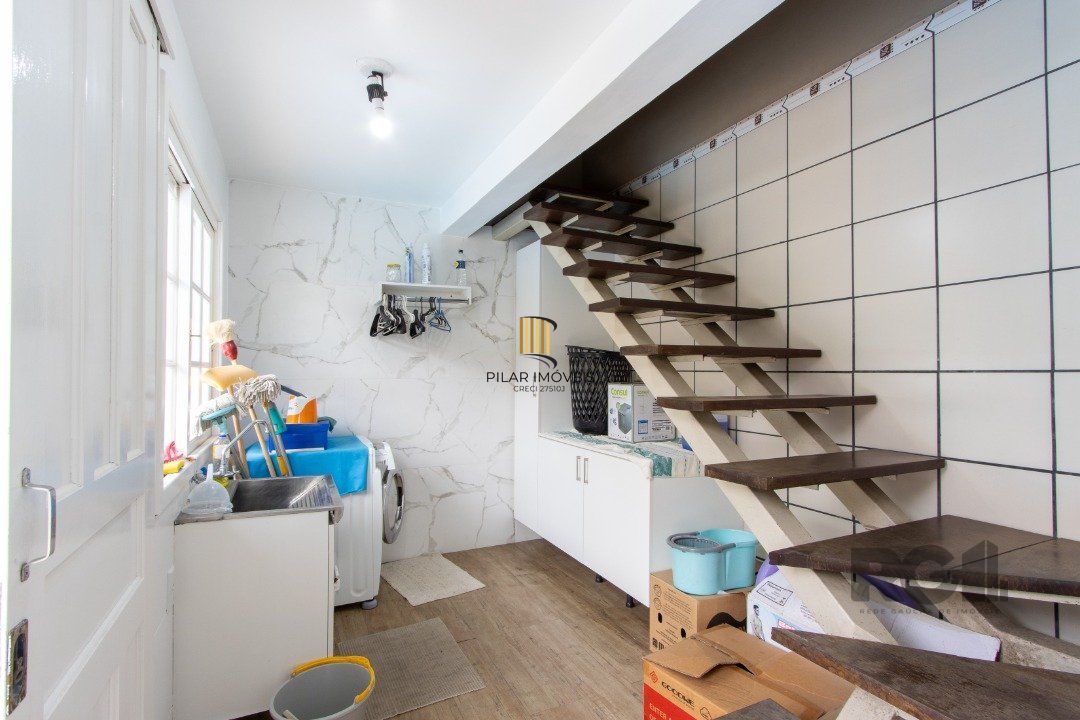 Casa 4 dormitórios no bairro Ipanema