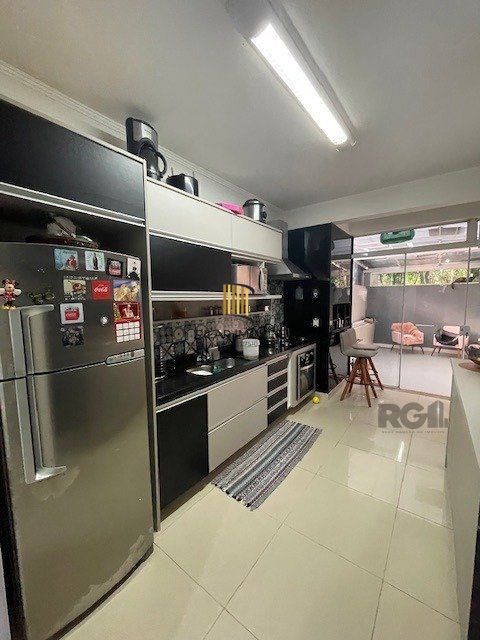 Casa 2 dormitórios no bairro Guarujá