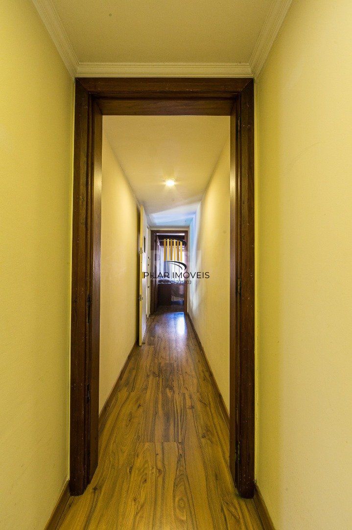 Casa para Venda - 370m², 5 dormitórios, sendo 2 suites, 7 vagas - Vila Assunção