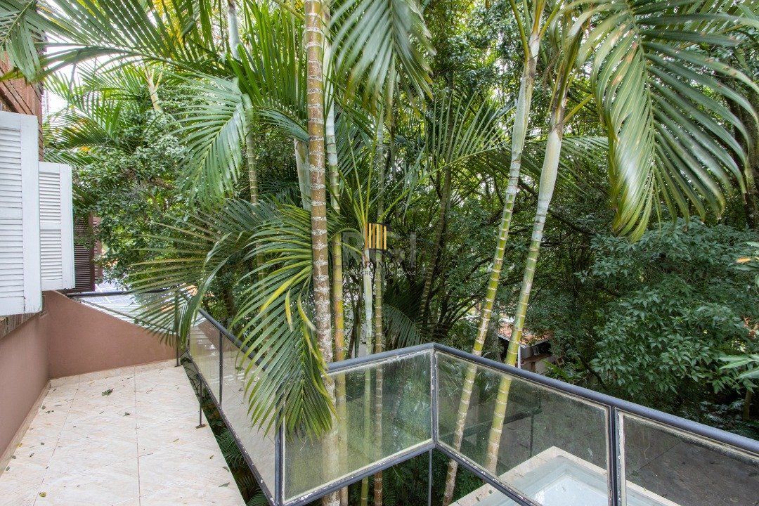 Sobrado com 300m² à venda, 3 quartos, 1 suite, 2 vagas - Bairro Espírito Santo