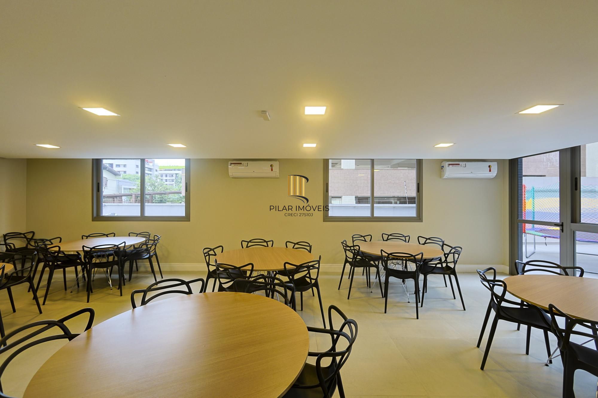 Apartamento com 217m² e 3 dormitórios no bairro Tristeza em PORTO ALEGRE para Comprar