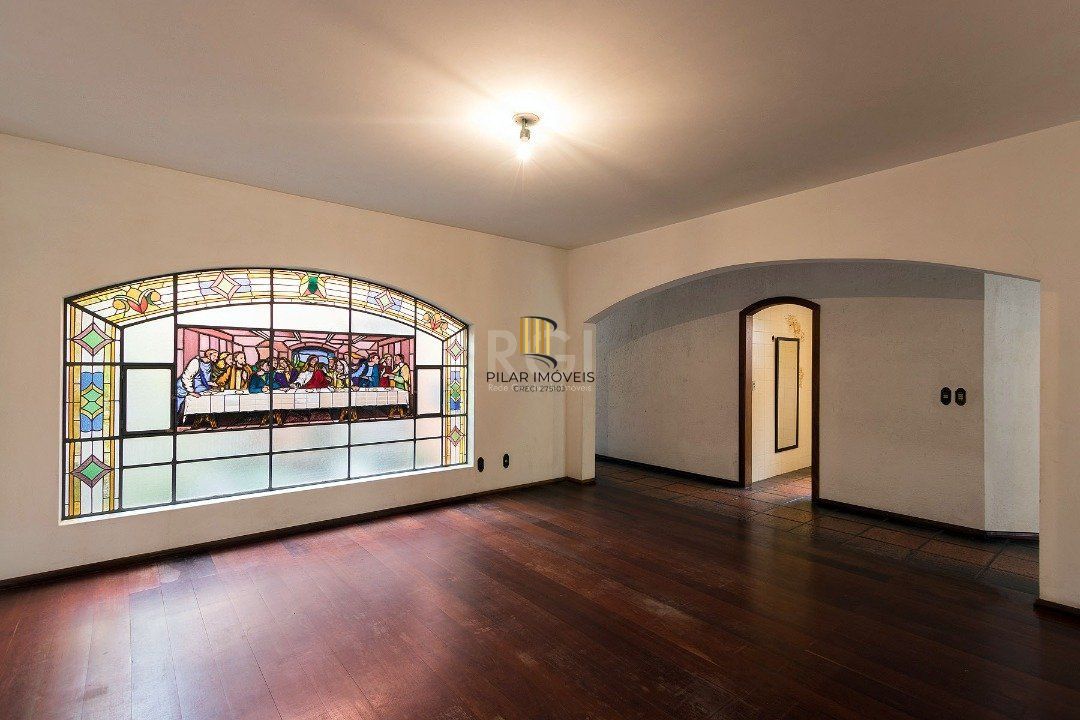 Casa para Venda - 430m², 4 dormitórios, sendo 1 suites, 5 vagas - Cristal