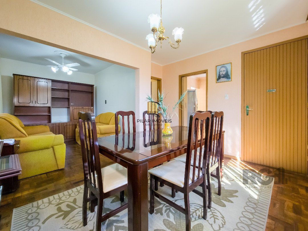 Casa 4 dormitórios no bairro Tristeza