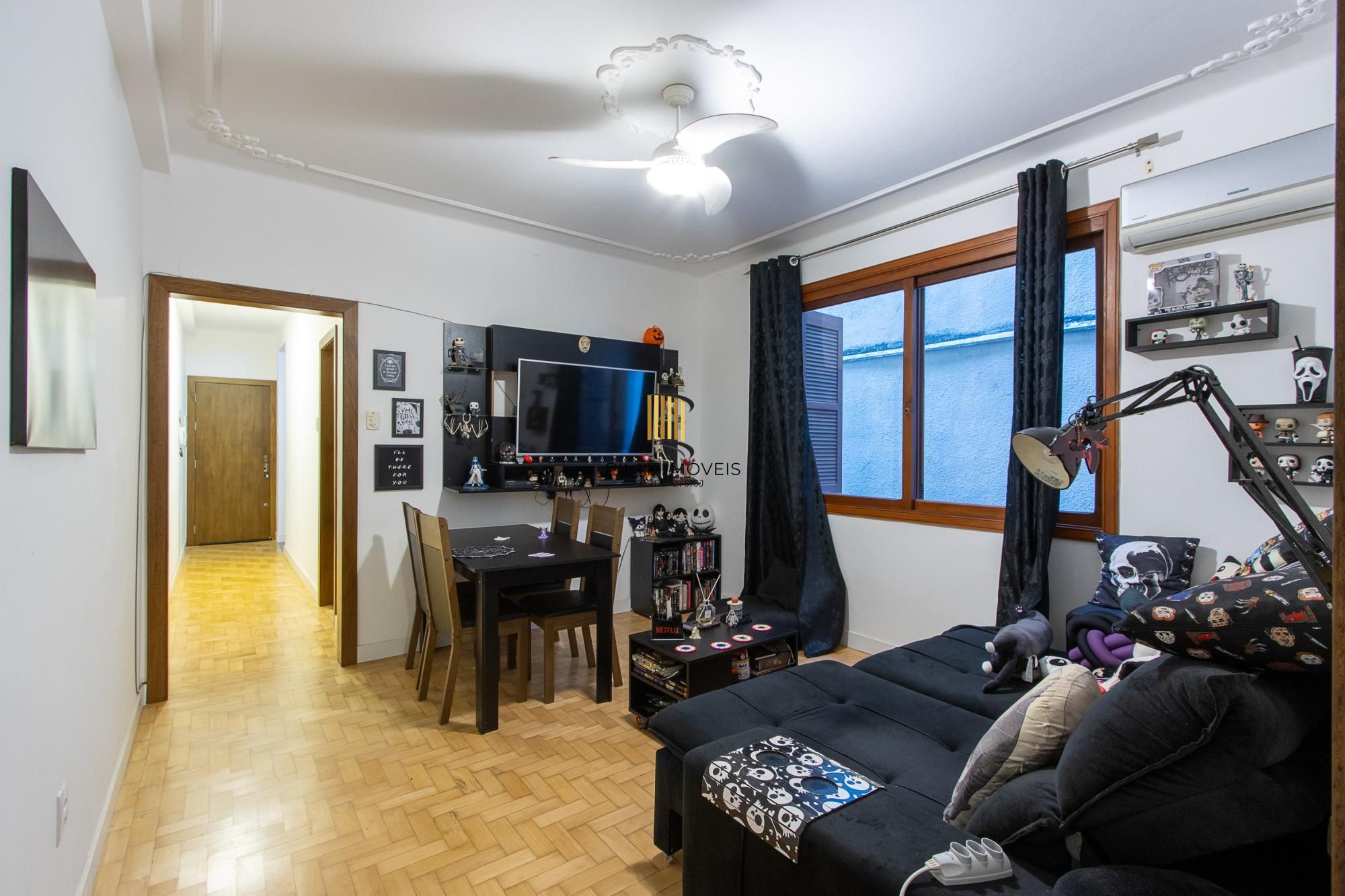 Apartamento Semi-mobiliado de 2 Quartos no Bairro Bom Fim