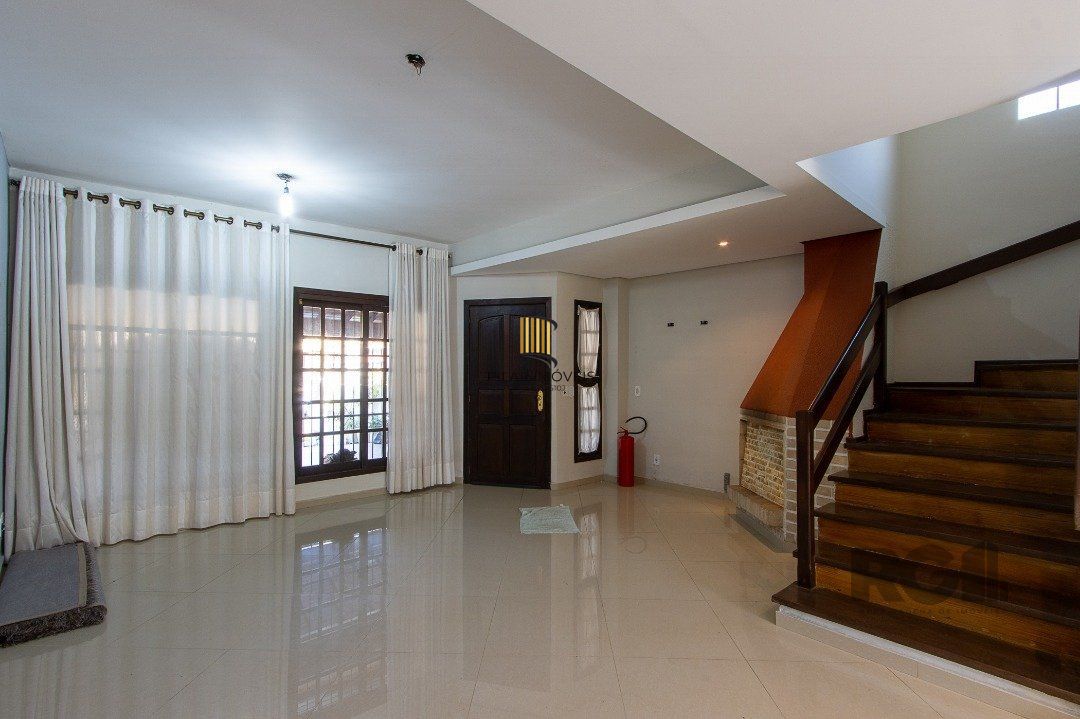 Casa  3 dorm. I suíte I Vaga 2  carros