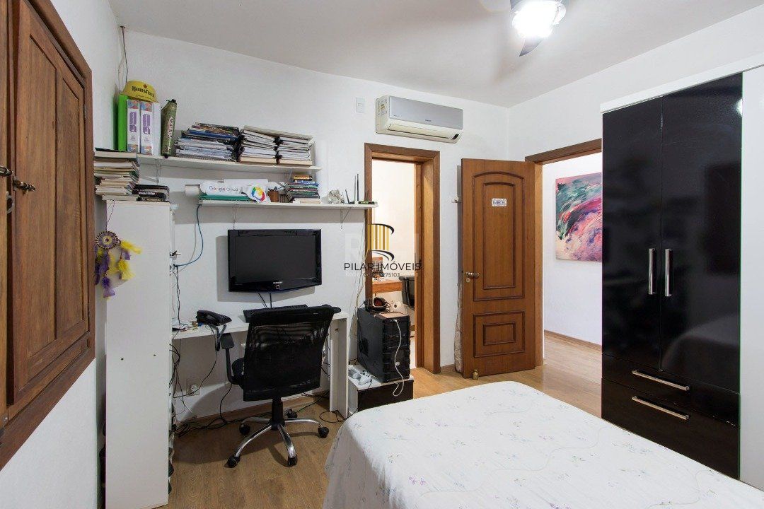 Casa para Venda - 250m², 3 dormitórios, sendo 2 suites, 3 vagas - Ponta Grossa