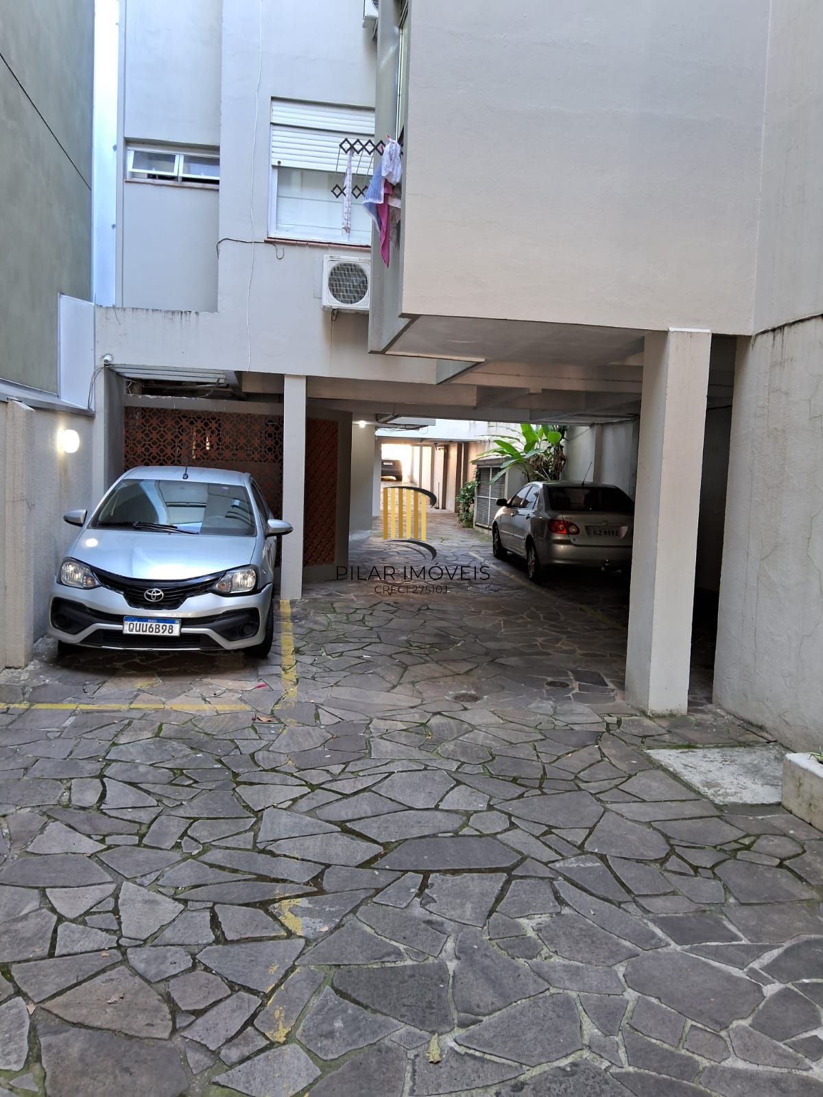APARTAMENTO JK NO BAIRRO MENINO DEUS - 01 VAGA DE ESTACIONAMENTO - 25M² ÁREA PRIVATIVA