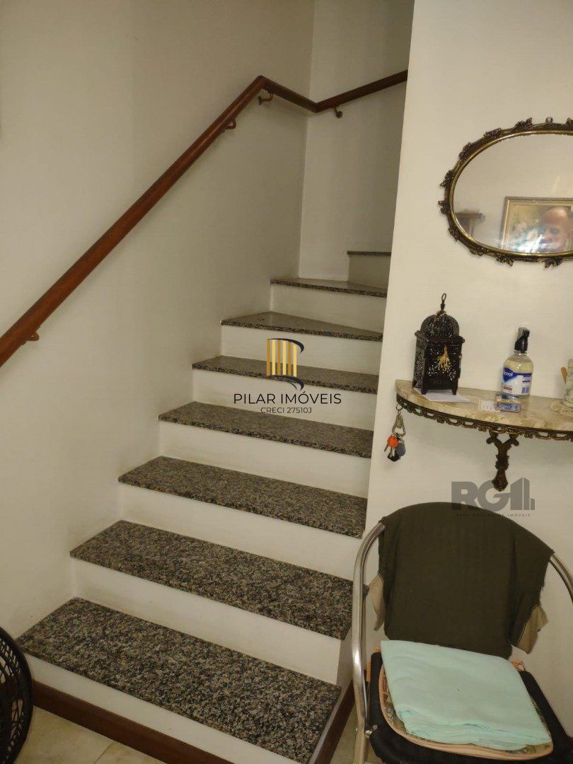 Casa de Condomínio 4 dormitórios no bairro Medianeira