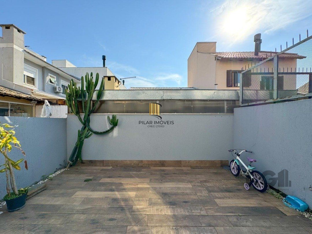 Casa para Venda - 135m², 3 dormitórios, sendo 1 suites, Hípica