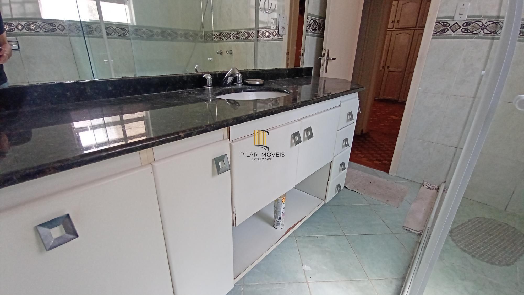 Cobertura com 2 dormitórios no bairro Petrópolis