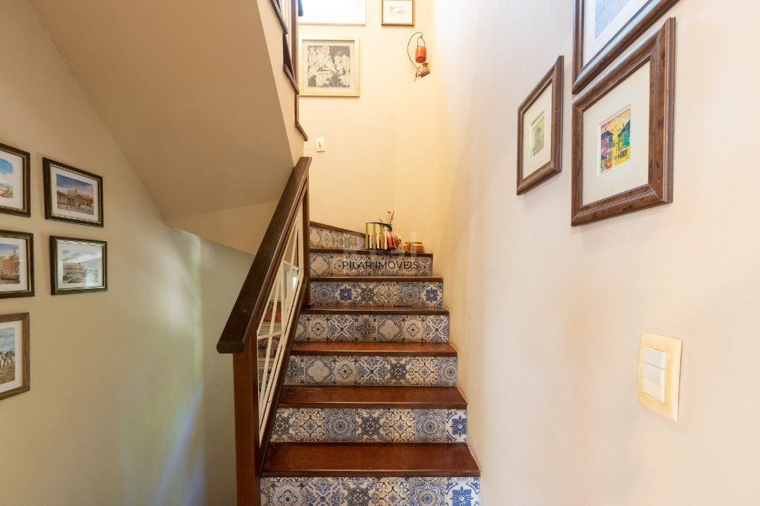 Casa para Venda - 352.19m², 4 dormitórios, sendo 1 suites, 4 vagas - Belém Novo