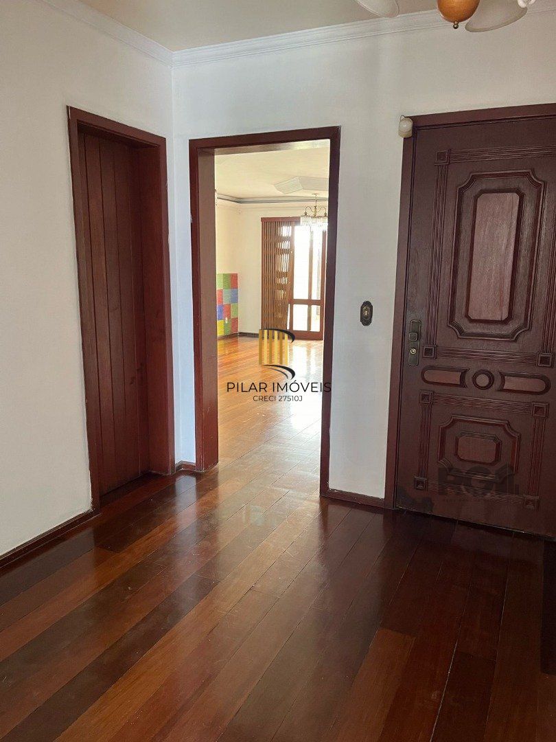Casa para Venda - 507m², 4 dormitórios, sendo 2 suites, 6 vagas - Cavalhada