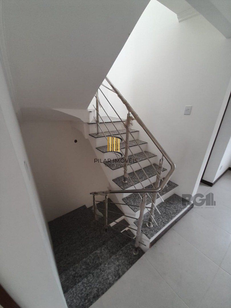 Casa de Condomínio 3 dormitórios no bairro Camaquã