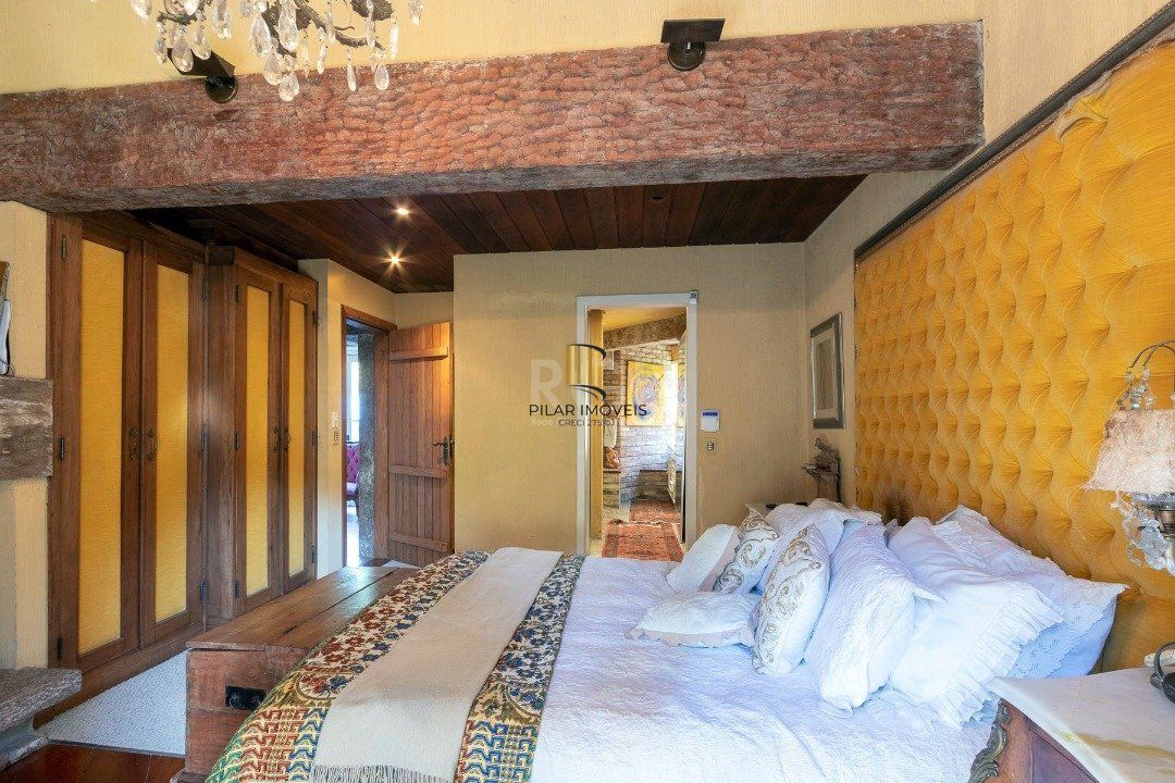 Casa para Venda - 418m², 4 dormitórios, sendo 1 suites, 2 vagas - Jardim Isabel