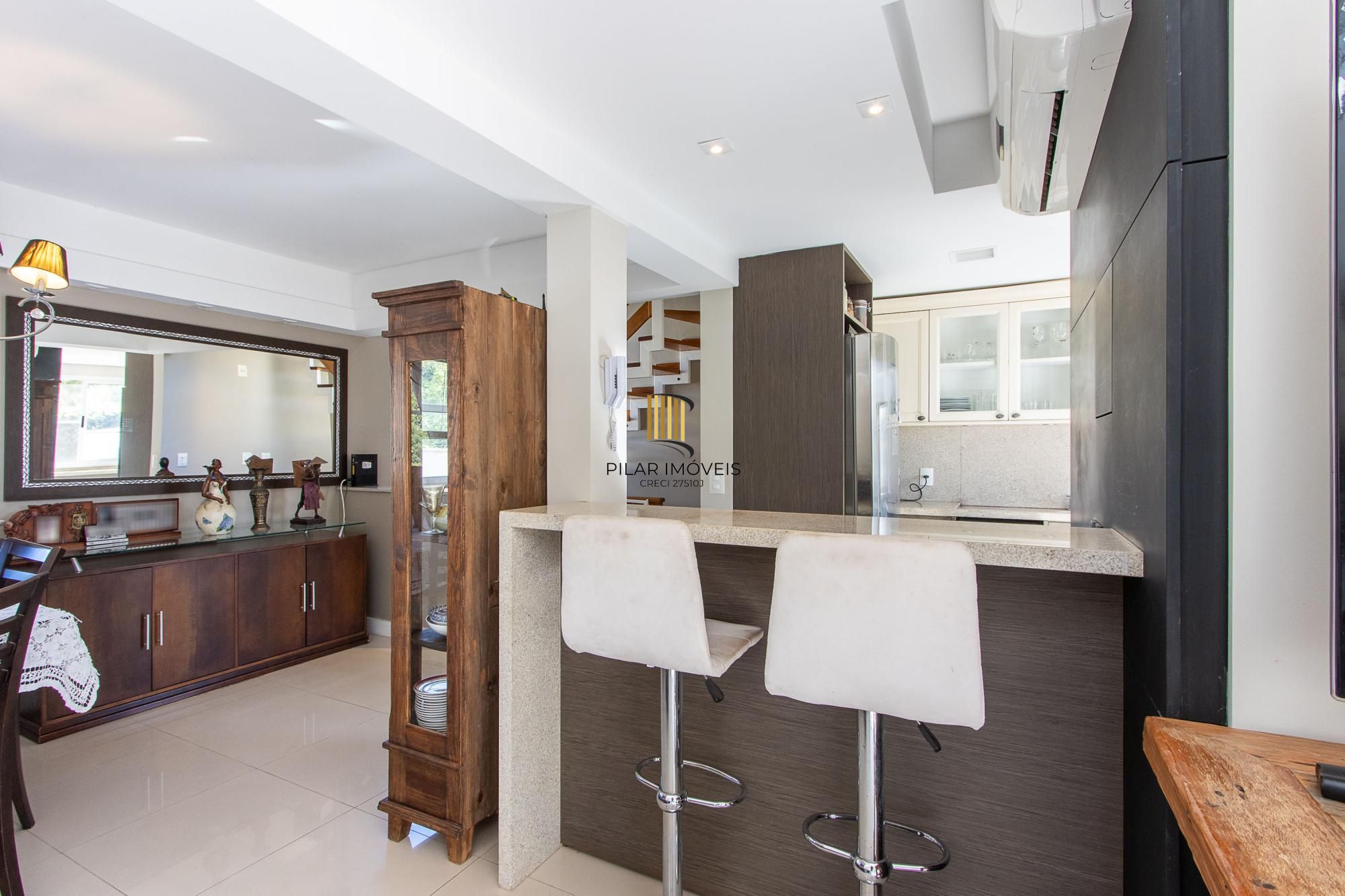 Casa condomínio | 3 dormitórios | 1 Suíte | 240,82 Privativos | 2 Vagas | Bairro Teresópolis