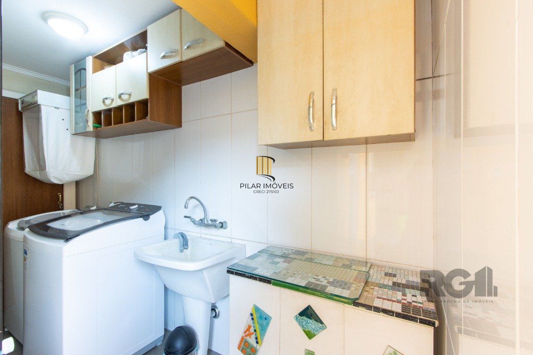 Casa para Venda - 254m², 4 dormitórios, sendo 3 suites, 5 vagas - Espirito Santo