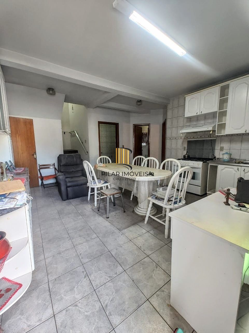 Casa com 3 dormitórios á venda em Porto Alegre