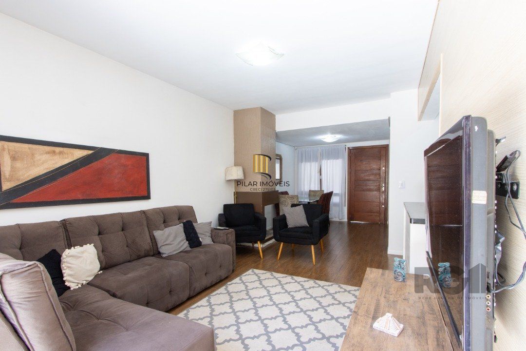 Casa para Venda - 135m², 3 dormitórios, sendo 1 suites, Hípica