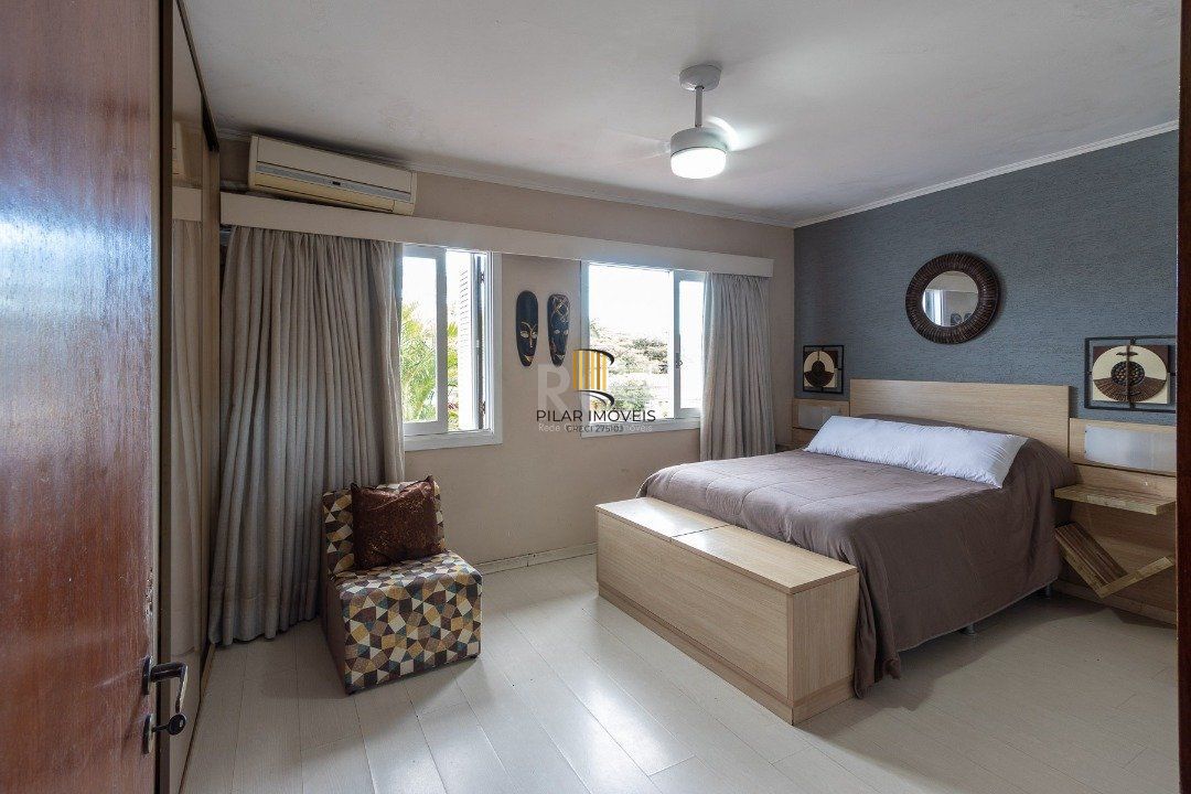 Casa para Venda com 3 dormitórios, sendo 1 suites e 4 vagas no bairro Ipanema