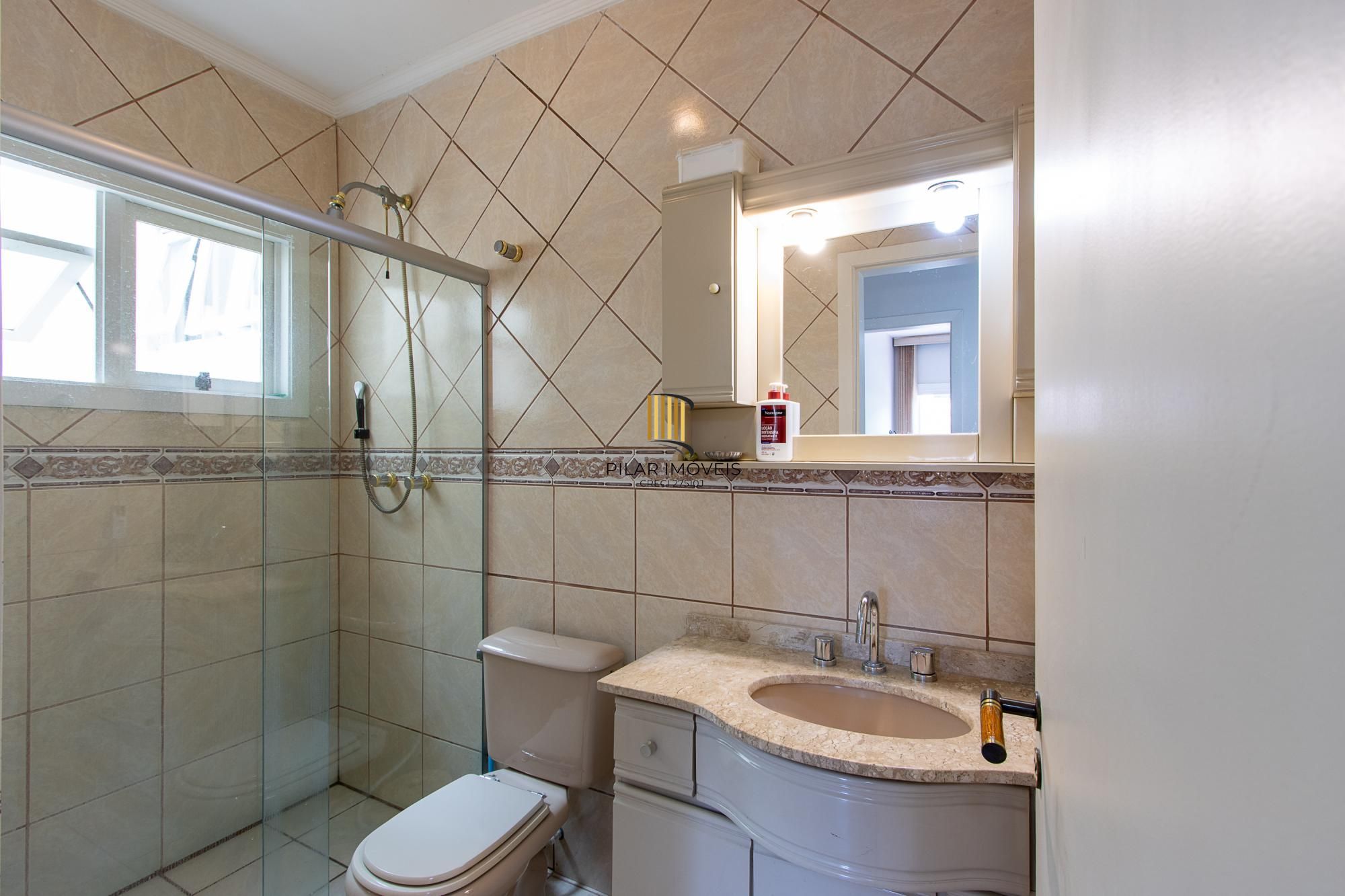 Casa 4 dormitórios no bairro Cristal