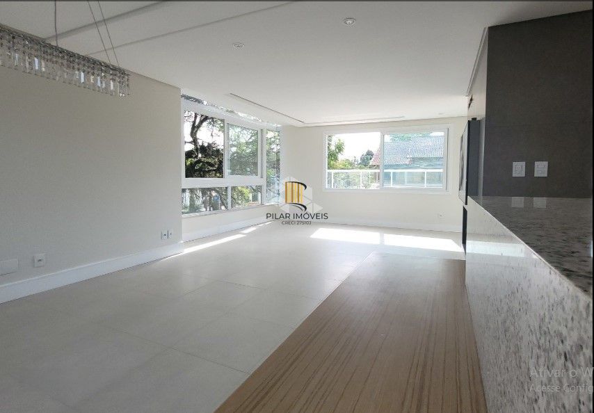 Casa de esquina à venda na Av. Copacabana | 3 dormitórios | 3 vagas |