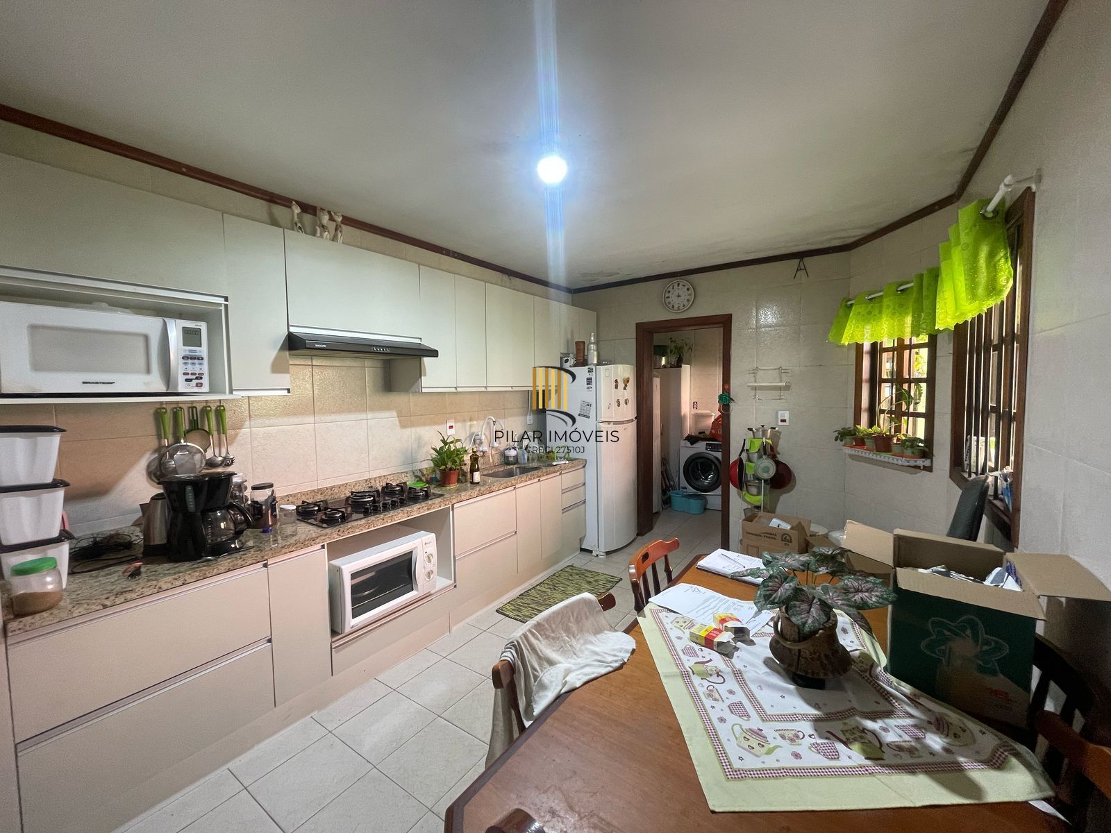 **Casa Residencial à Venda em Porto Alegre, Rio Grande do Sul**