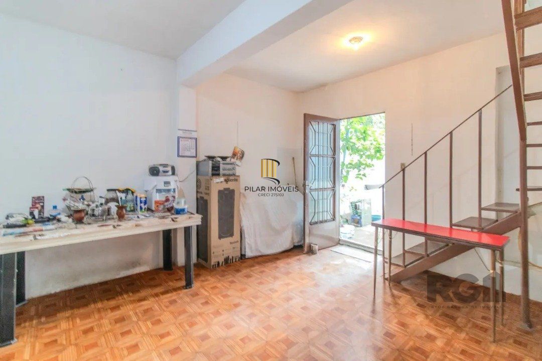 Casa para Venda - 251m², 5 dormitórios, 3 vagas - Nonoai