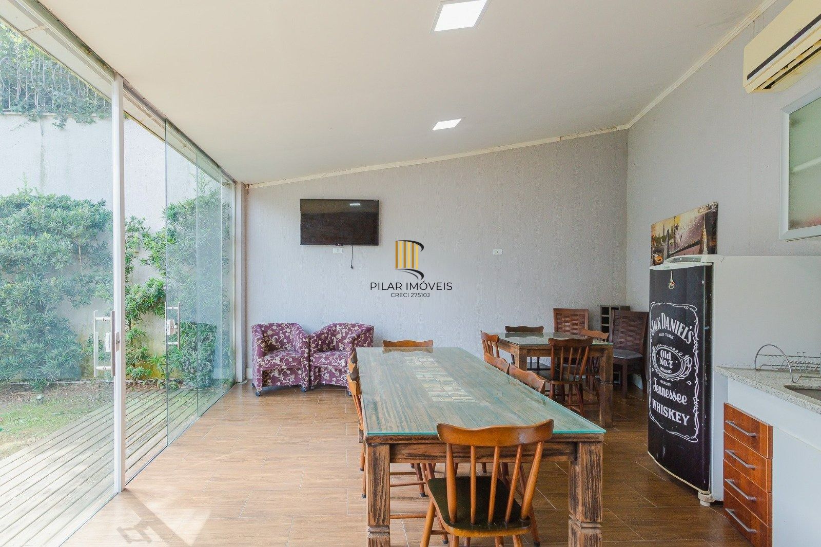 Casa Imponente com 5 Dormitórios (3 Suítes) no Bairro Chácara das Pedras