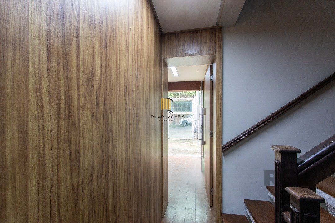 Excelente casa comercial com aproximadamente 300m² de área construída