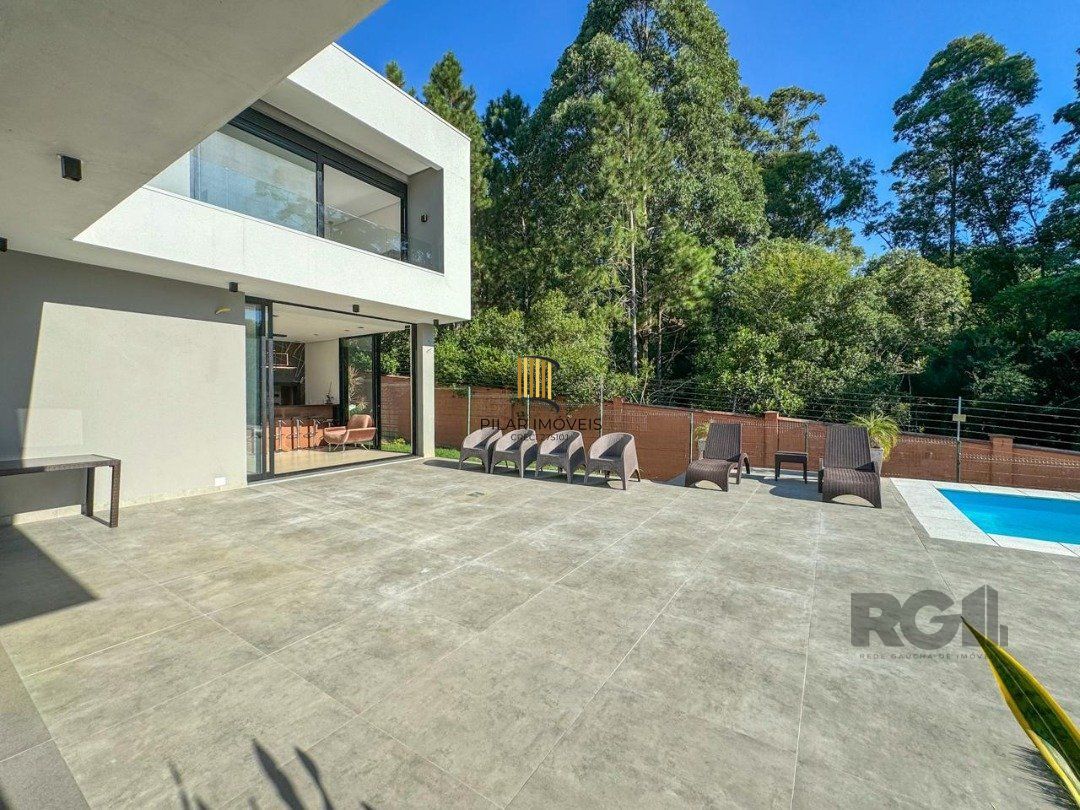 Casa Condominio para Venda - 340m², 4 dormitórios, sendo 4 suites, 4 vagas - Alphaville