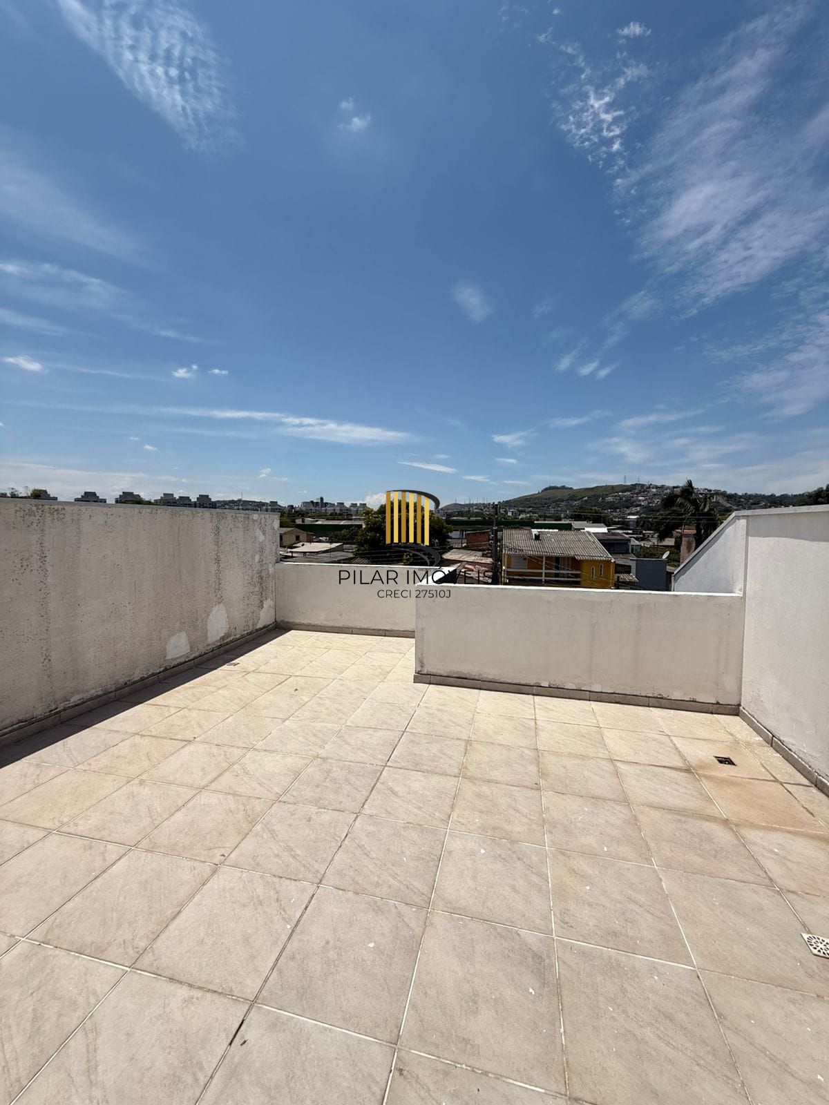 Casa nova em condominio a venda em Porto Alegre