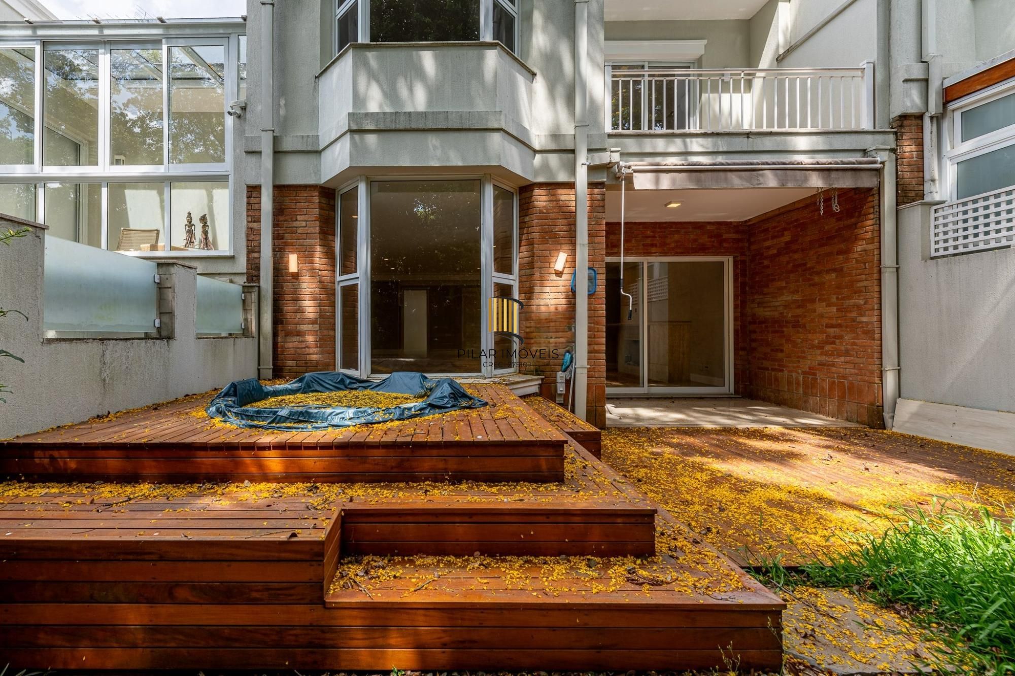 Casa de 4 dormitórios no bairro Três Figueiras