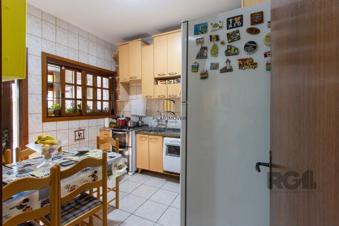 Casa para Venda - 180.3m², 3 dormitórios, sendo 1 suites, 3 vagas - Guarujá