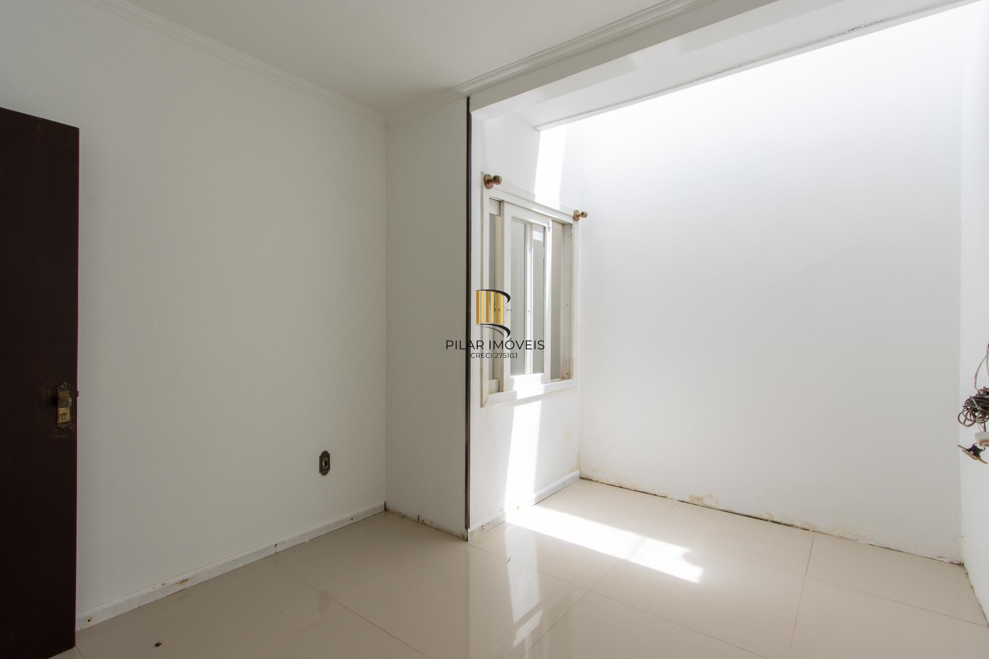 Casa Residencial à Venda no Bairro Guarujá, Porto Alegre, RS