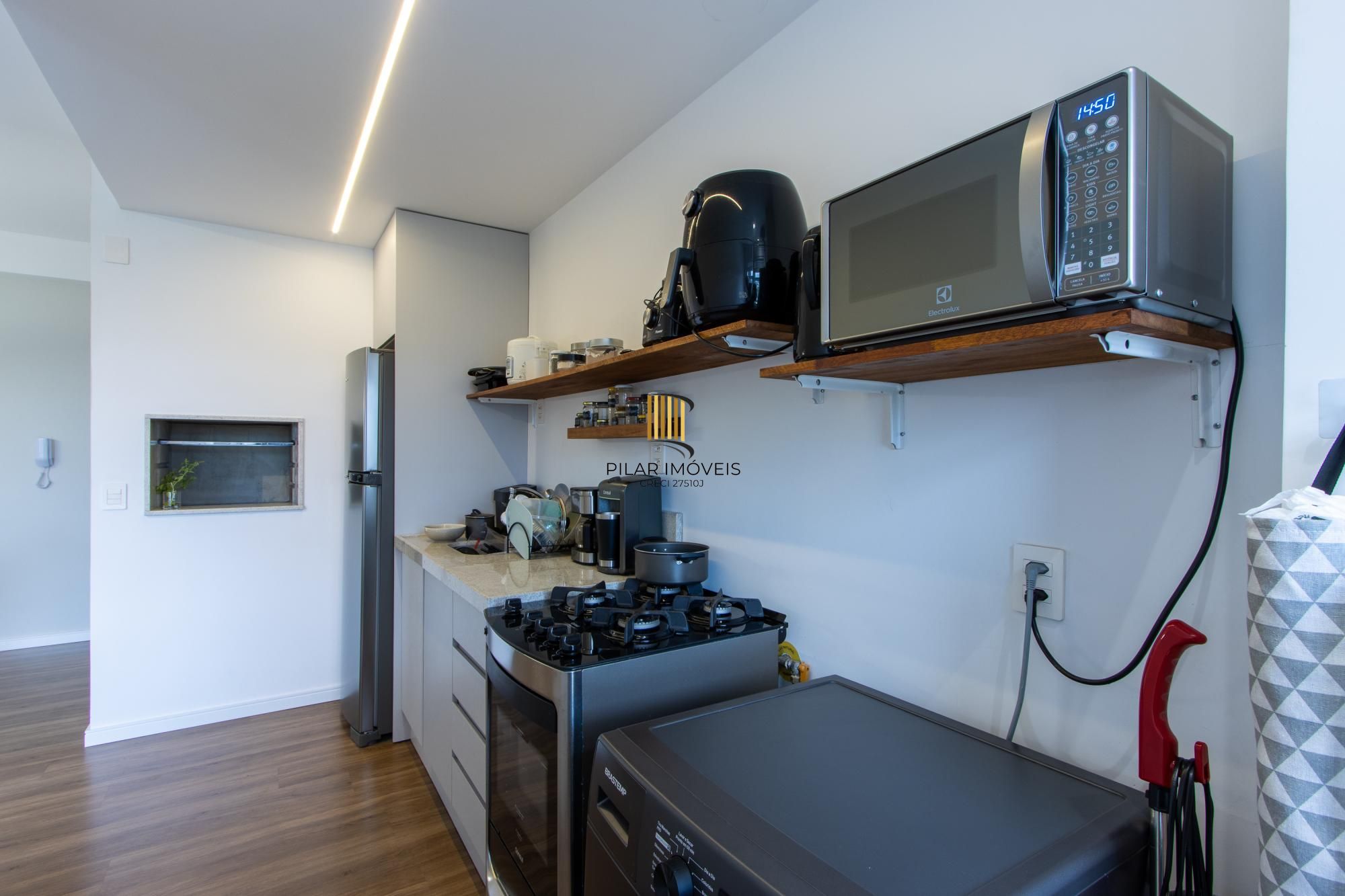 Apartamento à venda no bairro Teresópolis em Porto Alegre.
