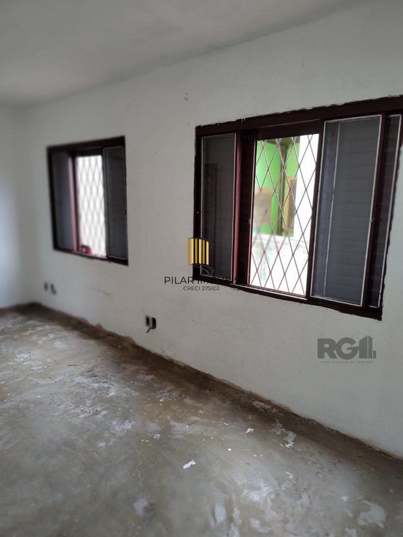 Casa para Venda - 247.37m², 4 dormitórios, 4 vagas - Partenon