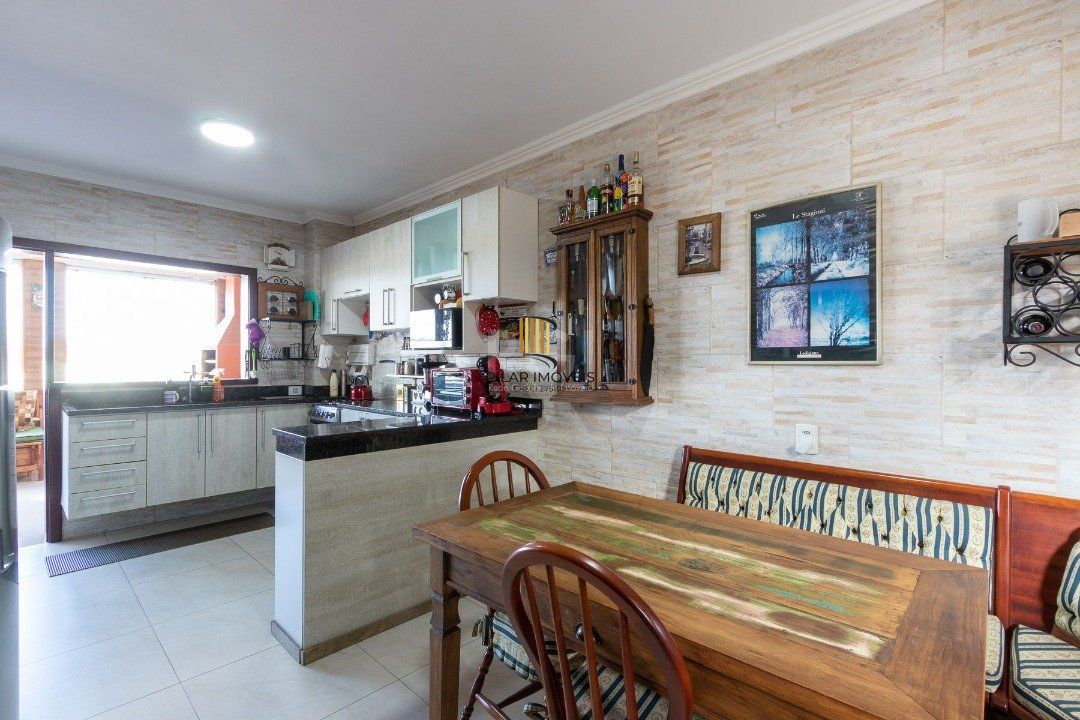 Casa para Venda - 300m², 5 dormitórios, 2 vagas - Cavalhada