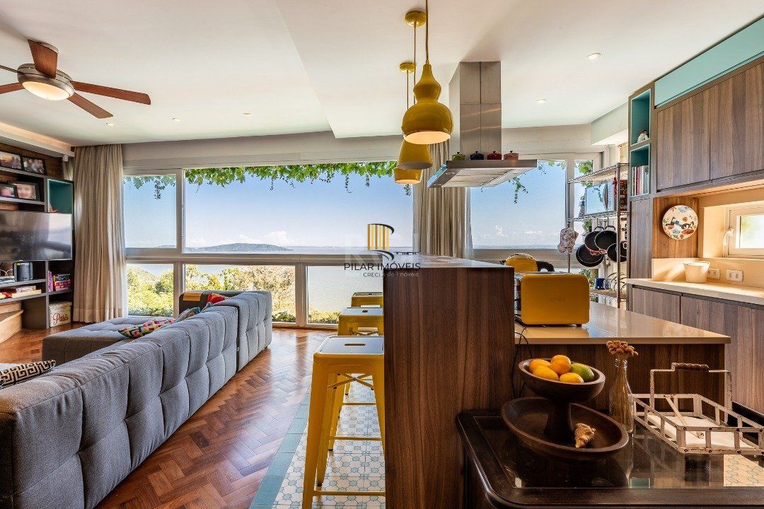 Casa para Venda - 300m², 3 dormitórios, sendo 3 suites, 2 vagas - Sétimo Céu