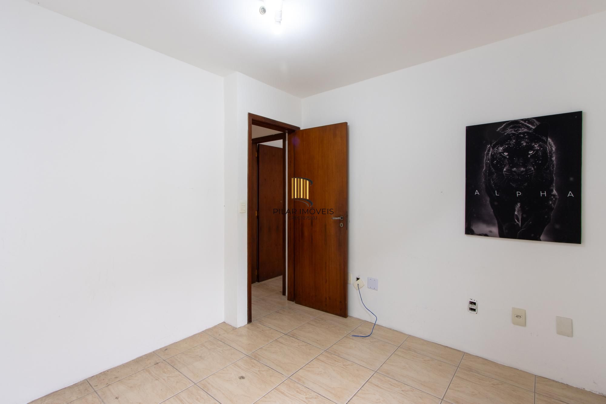 Casa de Condomínio 3 dormitórios no bairro Cristal