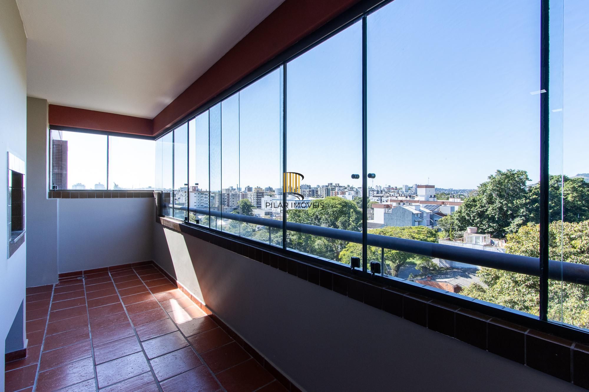 Apartamento de 2 dormitórios, 1 suíte e 2 vagas de garagem no bairro Tristeza.