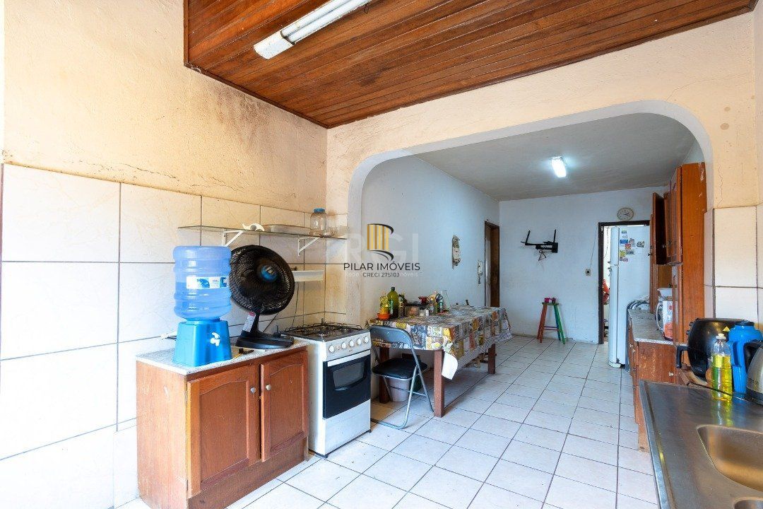 Casa para Venda - 149.99m², 6 dormitórios, sendo 2 suites, Nonoai