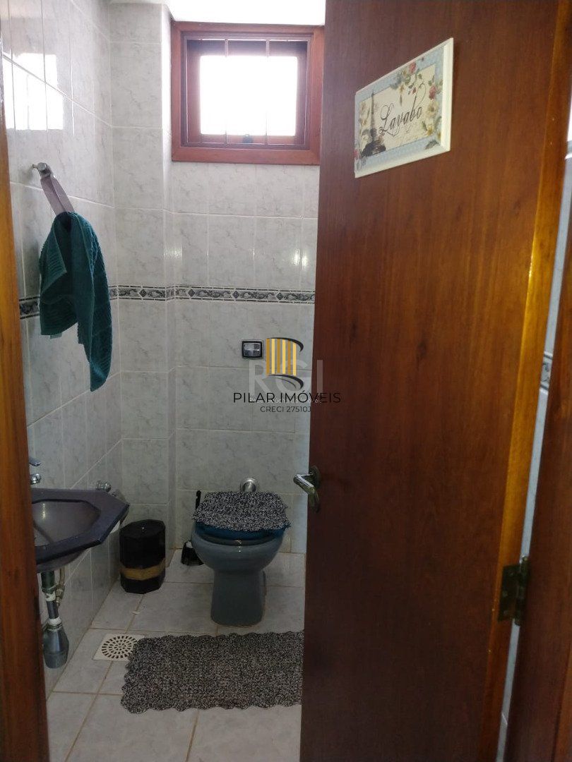 Casa Condominio para Venda - 308m², 5 dormitórios, sendo 1 suites, 3 vagas - Nonoai