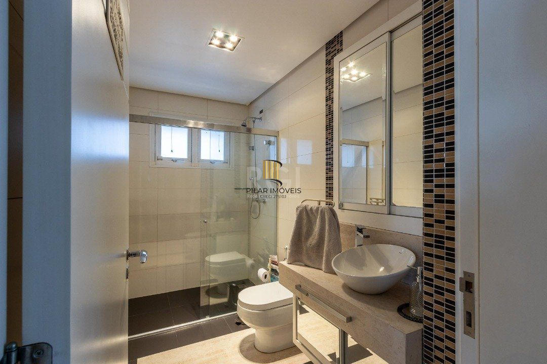 Casa para Venda - 463m², 4 dormitórios, sendo 4 suites, 4 vagas - Ipanema