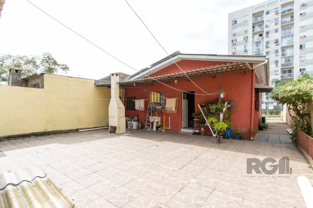 Casa 2 dormitórios no bairro Camaquã
