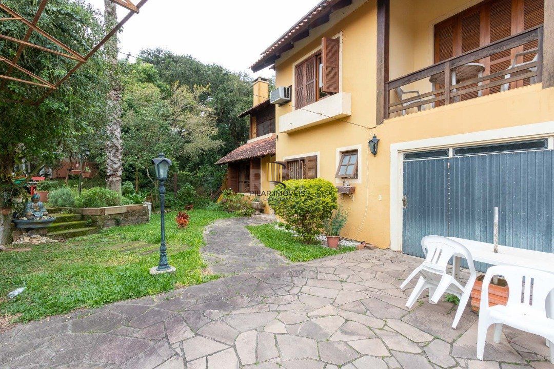Casa Condominio para Venda - 386m², 3 dormitórios, sendo 2 suites, 2 vagas - Espirito Santo