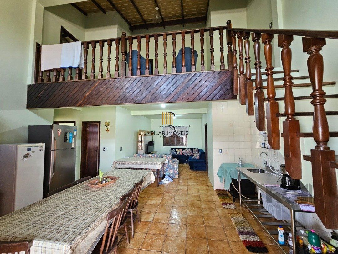 Casa 4 dormitórios no bairro Praia da Conceição