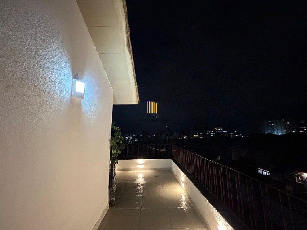 Impecável cobertura com vista definida. 