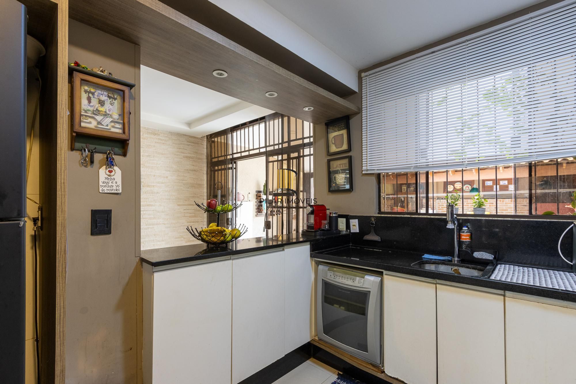 Casa 3 dormitórios no bairro Cristal