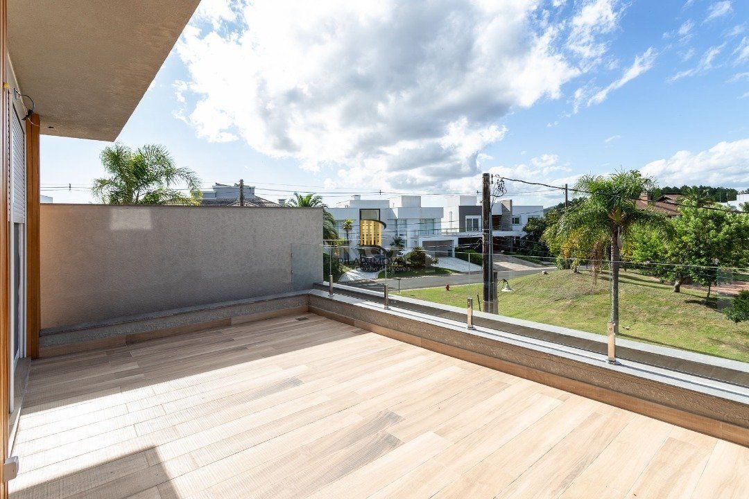 Casa Condominio para Venda - 380m², 3 dormitórios, sendo 3 suites, 6 vagas - Terra Ville